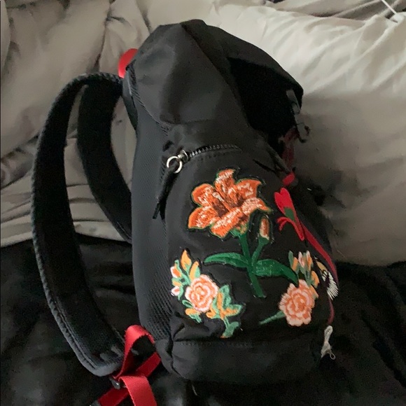 like new, gucci backpack 🔥 - Picture 3 of 3